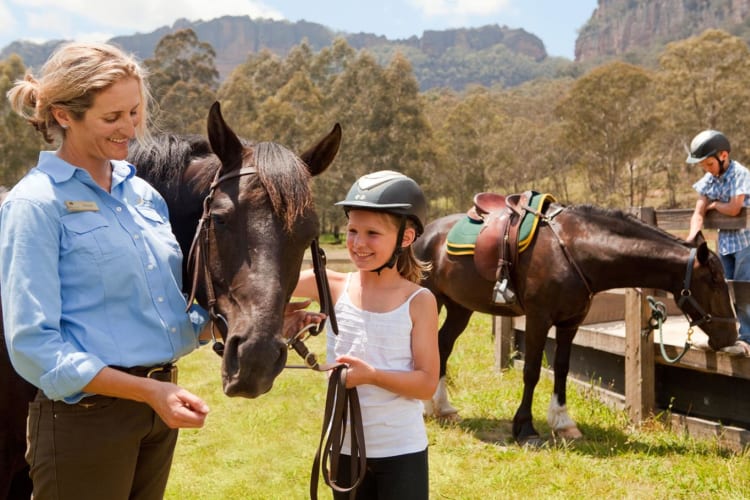 Kids activities horse riding2